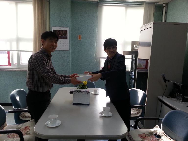 가톨릭종합사회복지관에서 부활란 전달