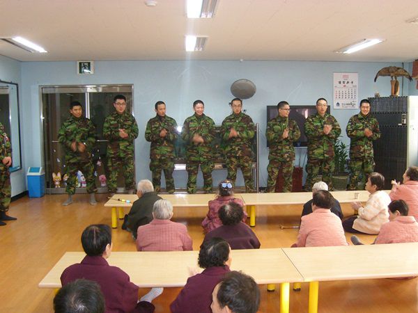 공군제8전투비행단 봉사