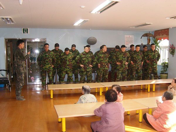 공군제8전투비행단 봉사