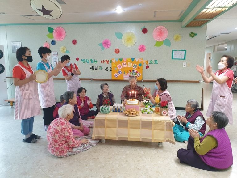 김00할머니 생신축하드립니다.