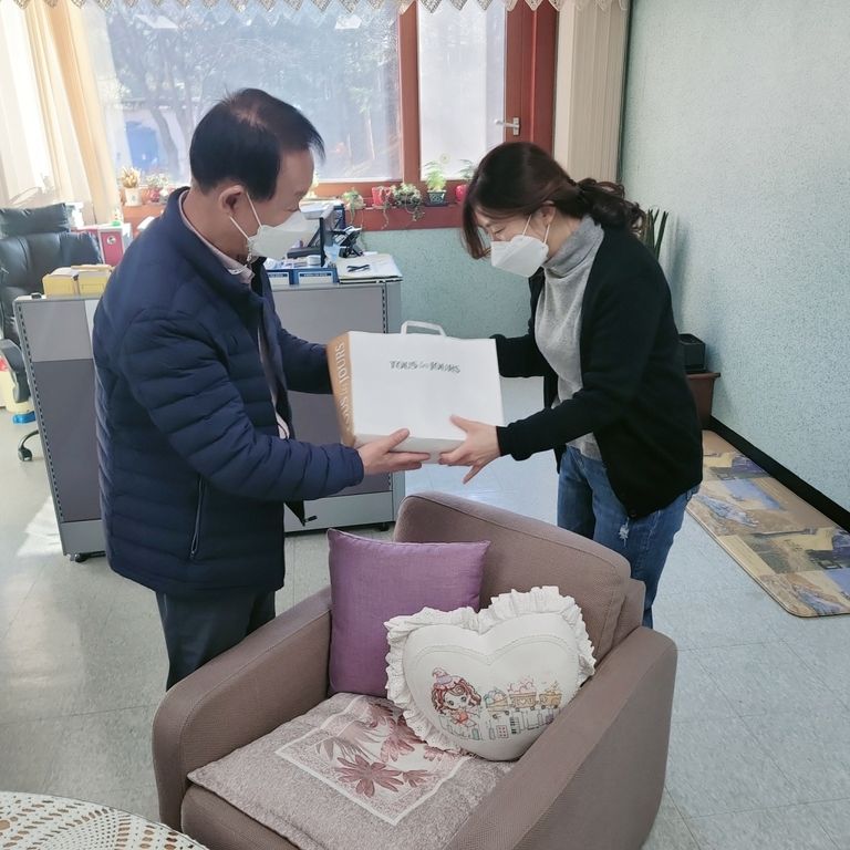 2023년 직원 자녀 대입수능시험 응원 선물 전달