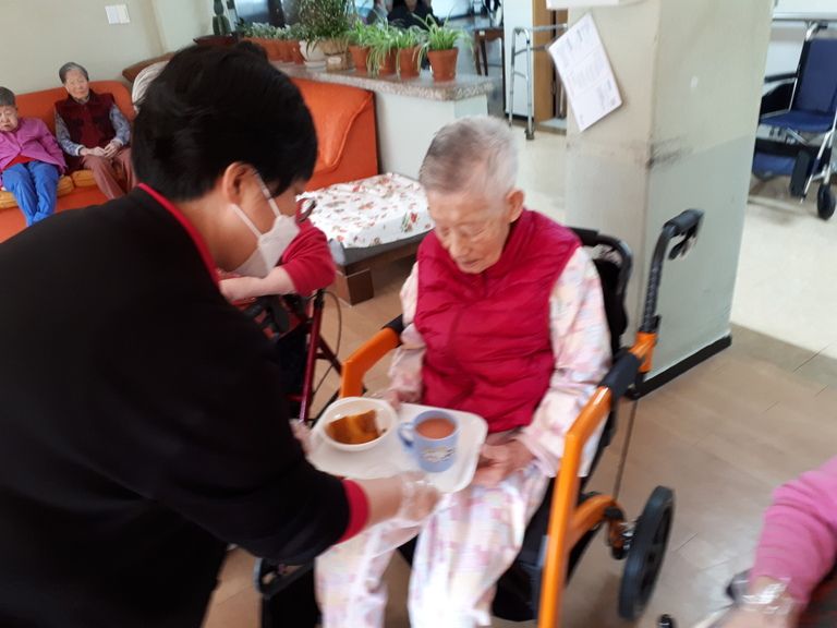 상애원어르신 간식제공
