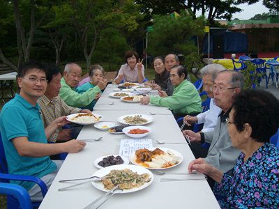 가톨릭종합사회복지관 바자회 참석