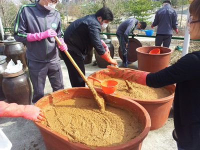 장담그기