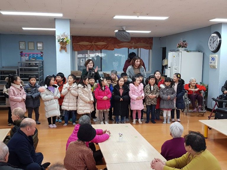 2018.12.20. 무실어린이집 후원금 및 빵전달