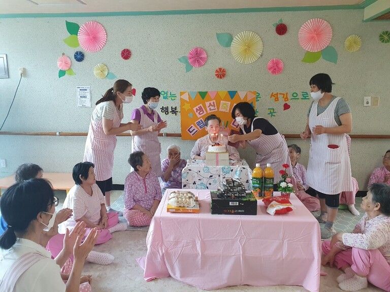 임00할머니 생신축하드립니다.
